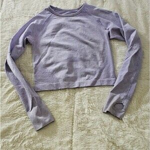 Women's Lavender Long Sleeve Crop Top. Size Small. Very Comfy!  GREAT TO BUNDLE.